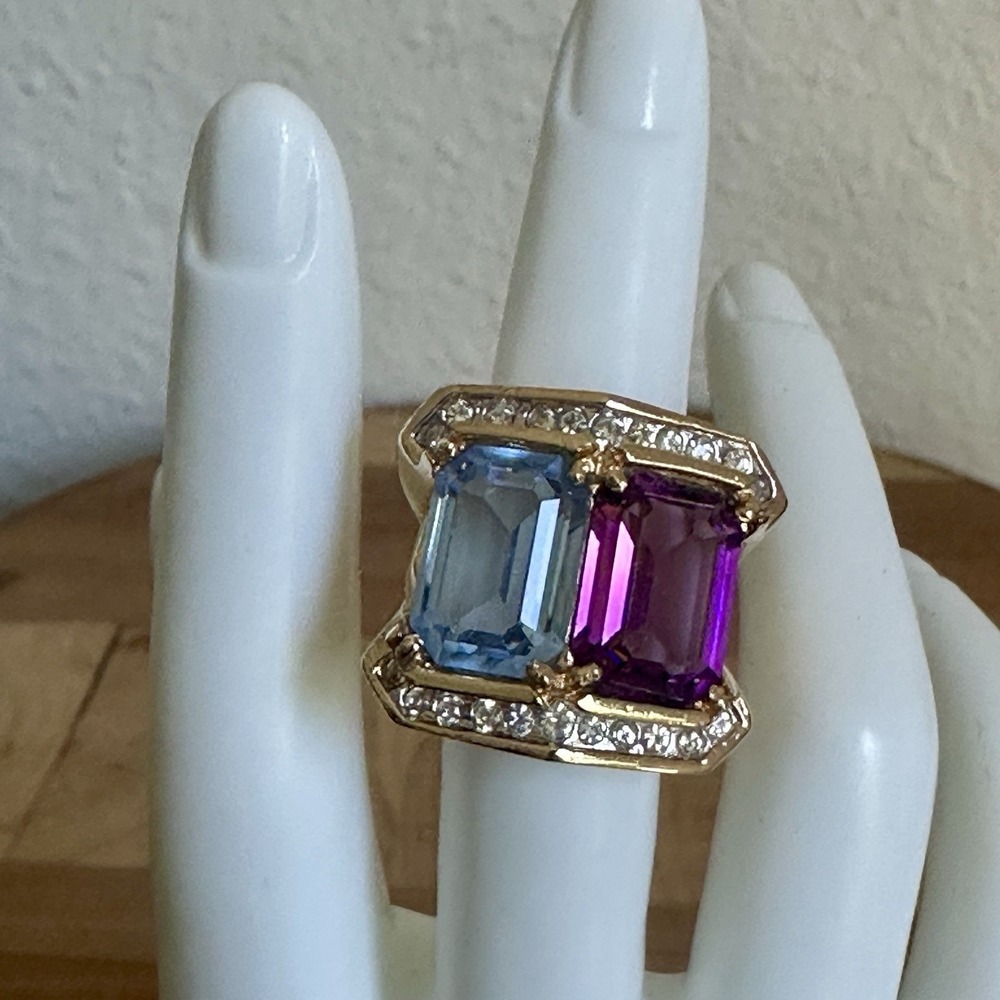 American Ring Co Cocktail Ring Size 6 Pink Blue Crystals 18KHGE Gold Plated